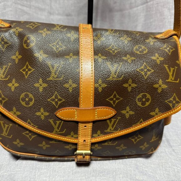 **Authentic** Louis Vuitton Saumur 30 - Picture 5 of 15